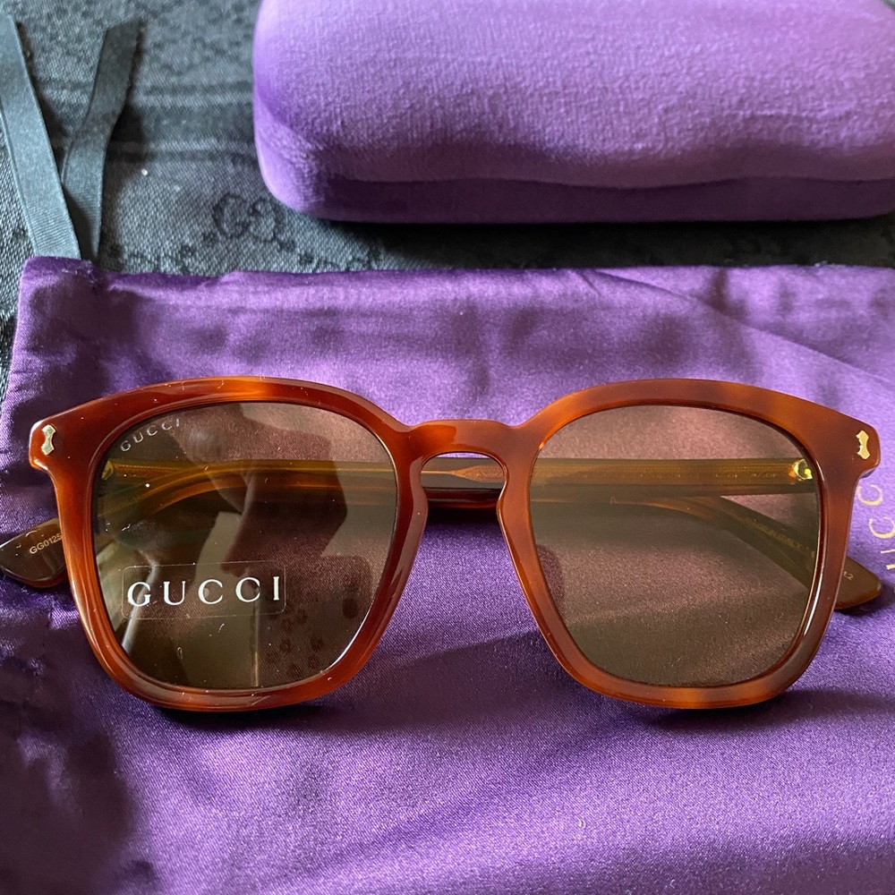 NEW GUCCI BROWN SUNGLASSES WITH CASE AND DUST BAG
